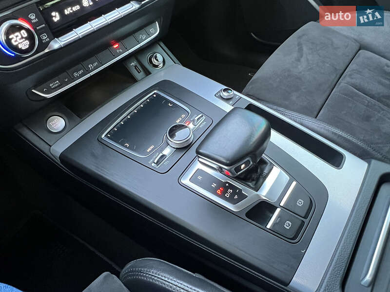 Внедорожник / Кроссовер Audi Q5 2018 в Дрогобыче
