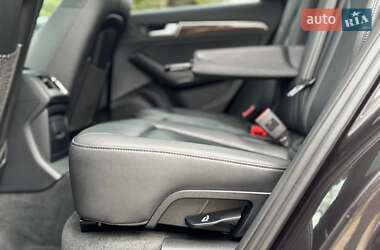 Позашляховик / Кросовер Audi Q5 2015 в 
