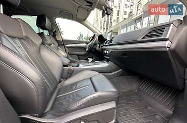 Позашляховик / Кросовер Audi Q5 2018 в 