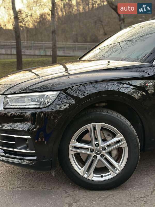 Внедорожник / Кроссовер Audi Q5 2020 в Киеве