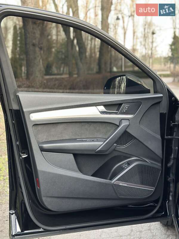 Внедорожник / Кроссовер Audi Q5 2020 в Киеве