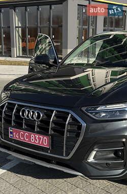 Внедорожник / Кроссовер Audi Q5 2021 в 