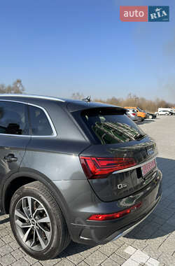 Внедорожник / Кроссовер Audi Q5 2021 в 