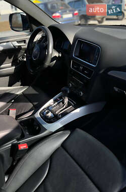 Позашляховик / Кросовер Audi Q5 2015 в 