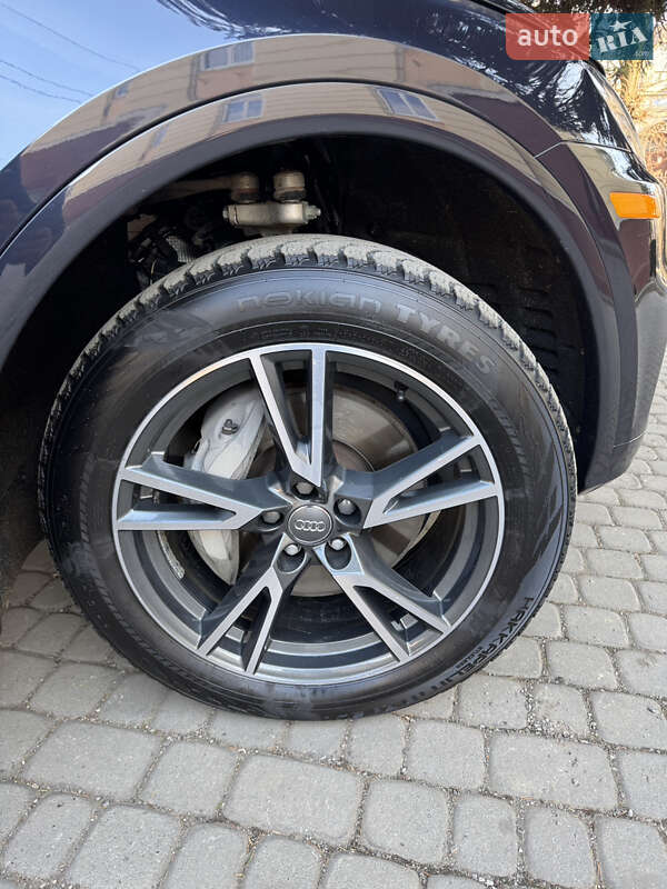 Внедорожник / Кроссовер Audi Q5 2020 в Ивано-Франковске
