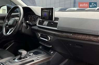 Позашляховик / Кросовер Audi Q5 2018 в 