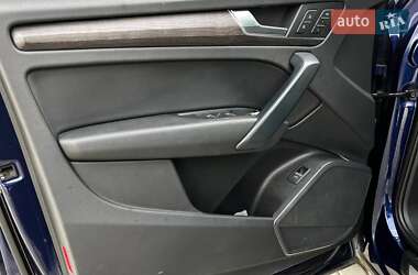 Позашляховик / Кросовер Audi Q5 2018 в 