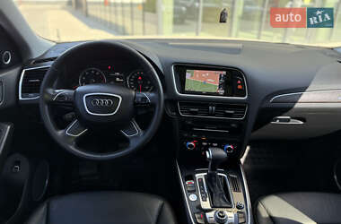 Внедорожник / Кроссовер Audi Q5 2015 в 