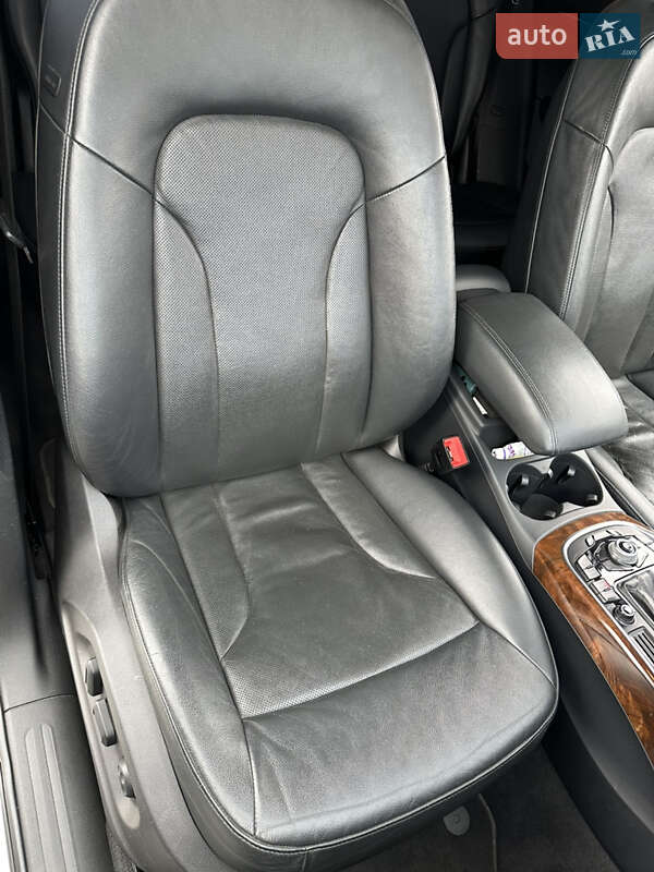 Внедорожник / Кроссовер Audi Q5 2010 в Черновцах