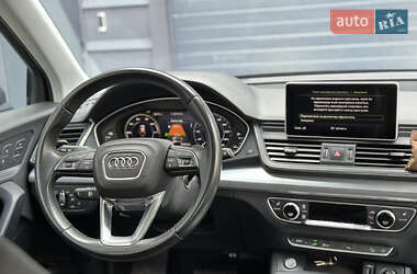 Внедорожник / Кроссовер Audi Q5 2020 в 