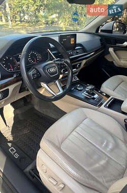 Позашляховик / Кросовер Audi Q5 2017 в 