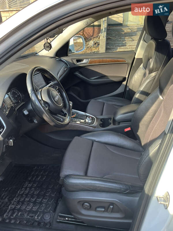 Внедорожник / Кроссовер Audi Q5 2015 в Конотопе