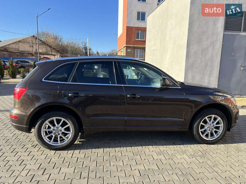 Внедорожник / Кроссовер Audi Q5 2010 в Луцке