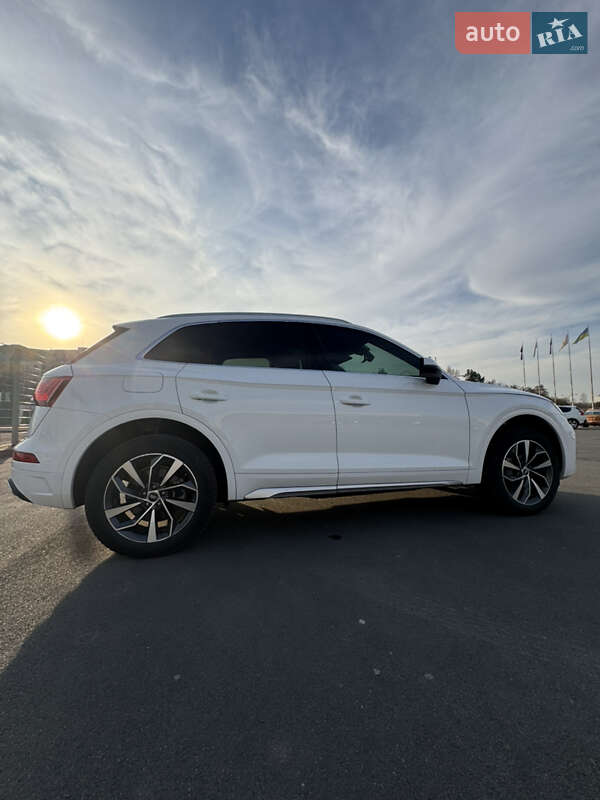 Внедорожник / Кроссовер Audi Q5 2021 в Львове