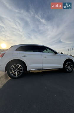 Внедорожник / Кроссовер Audi Q5 2021 в 
