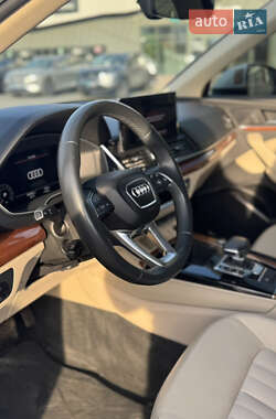 Внедорожник / Кроссовер Audi Q5 2021 в 