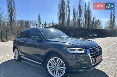 Позашляховик / Кросовер Audi Q5 2017 в Луцьку