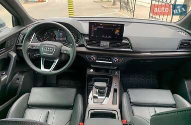 Внедорожник / Кроссовер Audi Q5 2021 в 