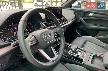 Внедорожник / Кроссовер Audi Q5 2021 в 