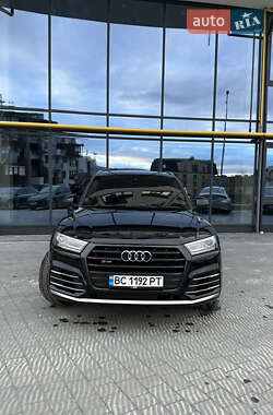 Внедорожник / Кроссовер Audi Q5 2017 в 