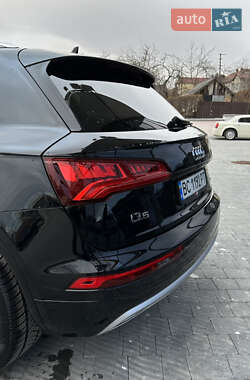 Внедорожник / Кроссовер Audi Q5 2017 в 