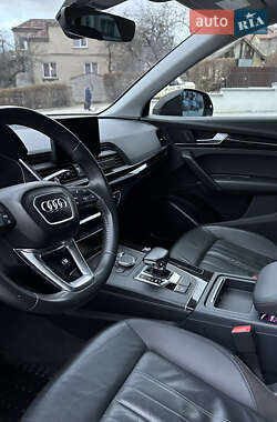 Внедорожник / Кроссовер Audi Q5 2017 в 
