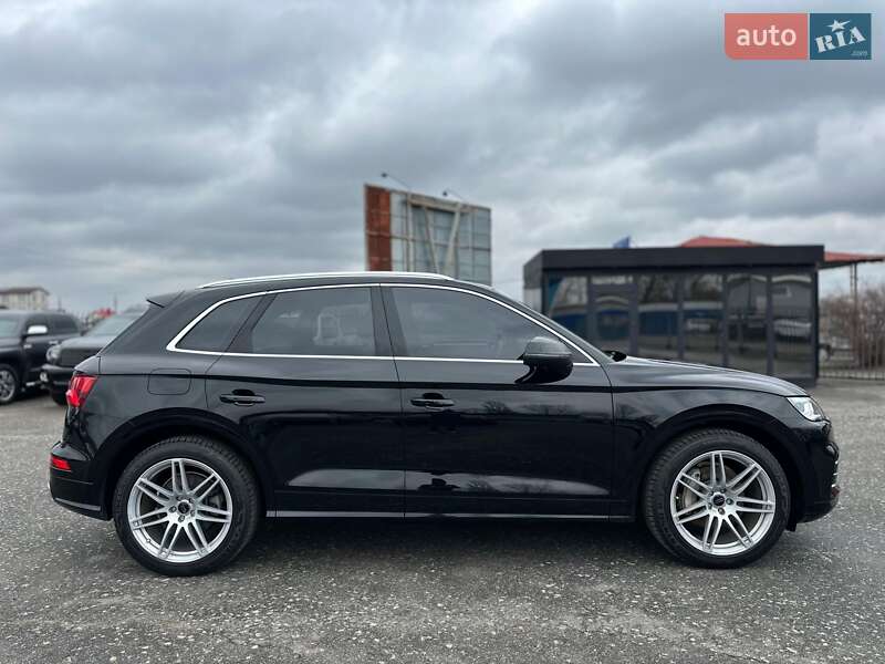 Внедорожник / Кроссовер Audi Q5 2017 в Киеве