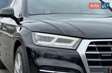 Внедорожник / Кроссовер Audi Q5 2017 в 