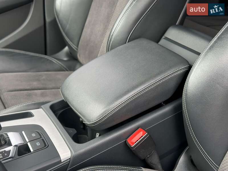 Внедорожник / Кроссовер Audi Q5 2017 в Киеве