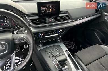 Внедорожник / Кроссовер Audi Q5 2017 в 