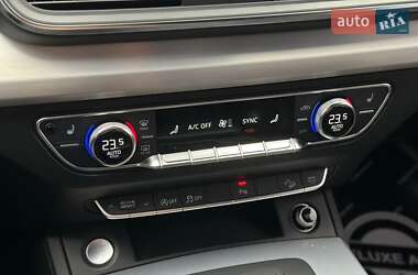 Внедорожник / Кроссовер Audi Q5 2017 в 