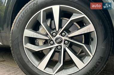 Внедорожник / Кроссовер Audi Q5 2021 в 
