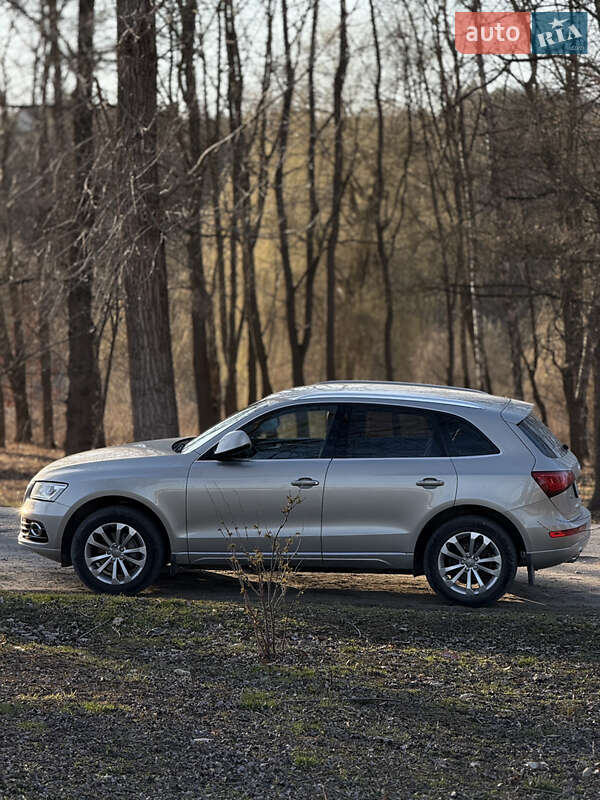 Внедорожник / Кроссовер Audi Q5 2016 в 