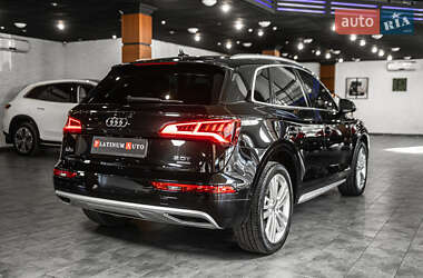 Позашляховик / Кросовер Audi Q5 2018 в 