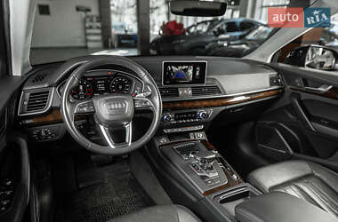 Позашляховик / Кросовер Audi Q5 2018 в 