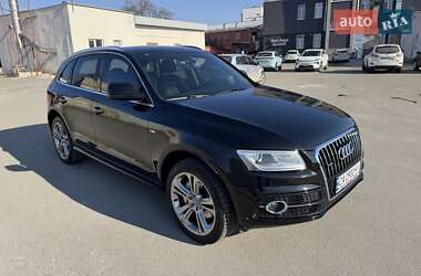 Позашляховик / Кросовер Audi Q5 2015 в 