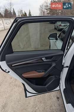 Позашляховик / Кросовер Audi Q5 2018 в 