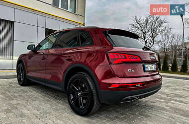 Позашляховик / Кросовер Audi Q5 2018 в 