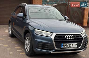 Позашляховик / Кросовер Audi Q5 2018 в 