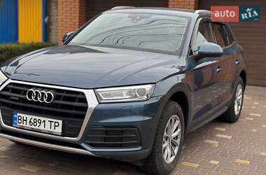 Позашляховик / Кросовер Audi Q5 2018 в 