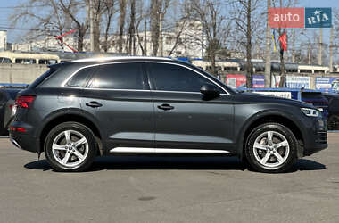 Внедорожник / Кроссовер Audi Q5 2017 в 