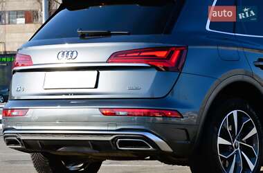 Позашляховик / Кросовер Audi Q5 2022 в 