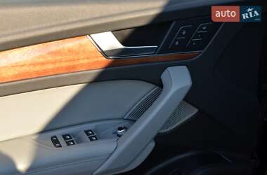 Позашляховик / Кросовер Audi Q5 2022 в 