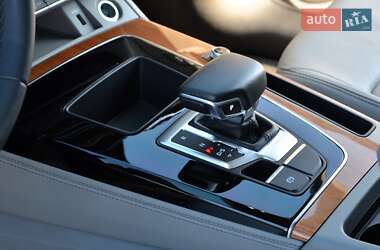 Позашляховик / Кросовер Audi Q5 2022 в 