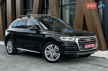 Внедорожник / Кроссовер Audi Q5 2018 в 