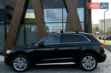 Внедорожник / Кроссовер Audi Q5 2018 в 
