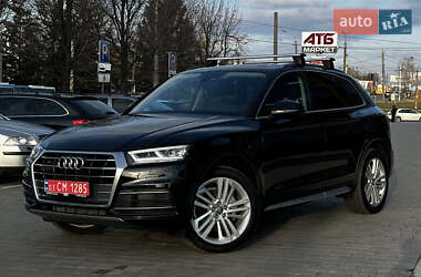 Внедорожник / Кроссовер Audi Q5 2018 в 
