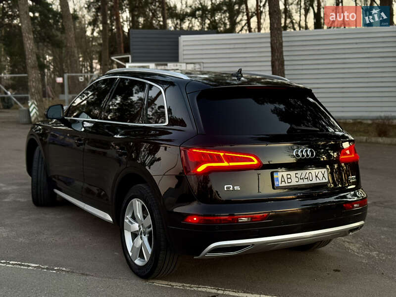 Позашляховик / Кросовер Audi Q5 2017 в Вінниці