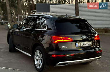 Внедорожник / Кроссовер Audi Q5 2017 в 