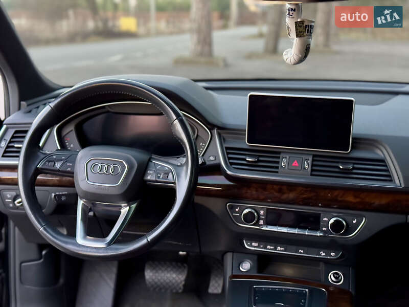 Позашляховик / Кросовер Audi Q5 2017 в Вінниці